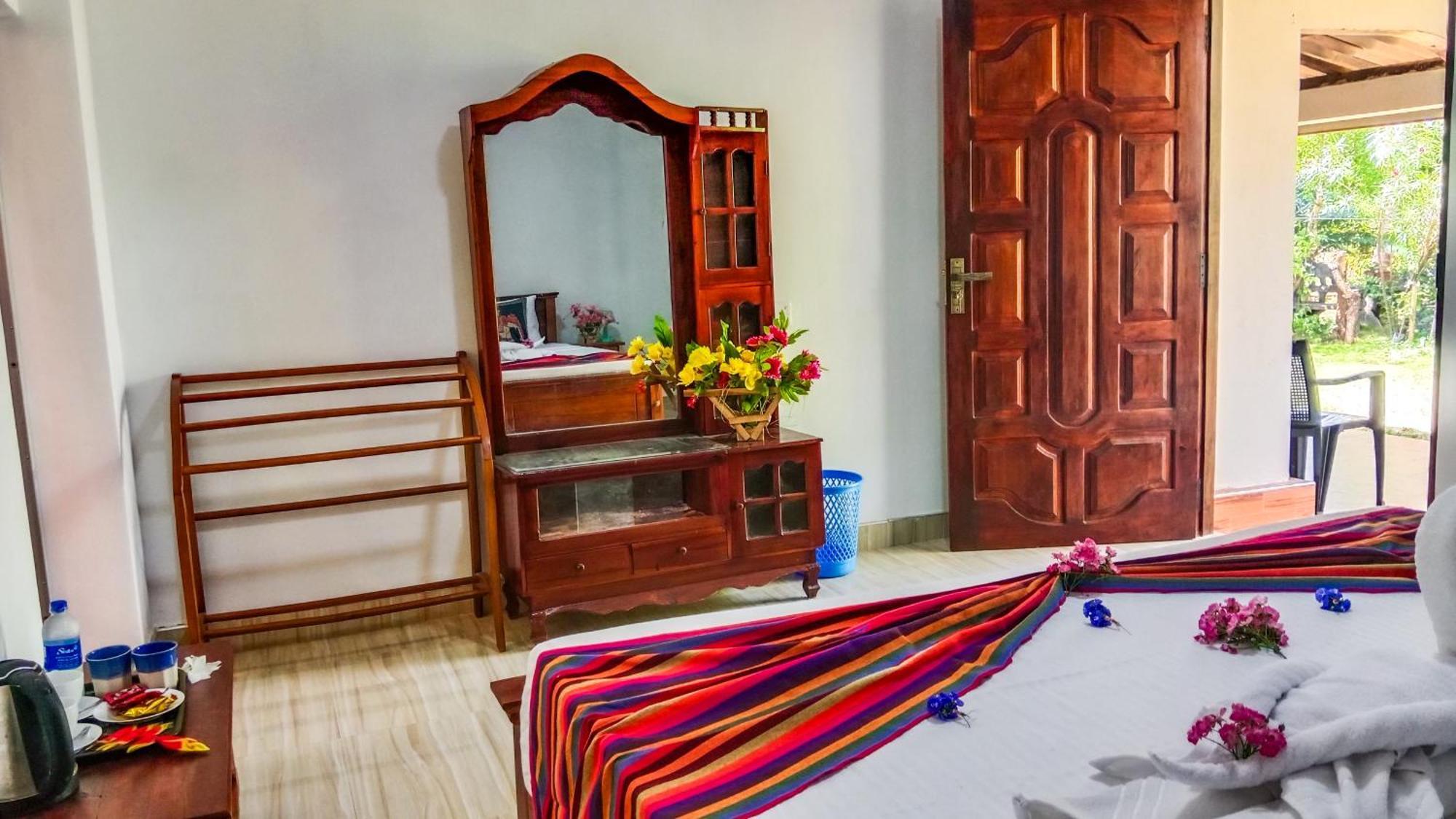 Gimhana Homestay Sigirîya Extérieur photo
