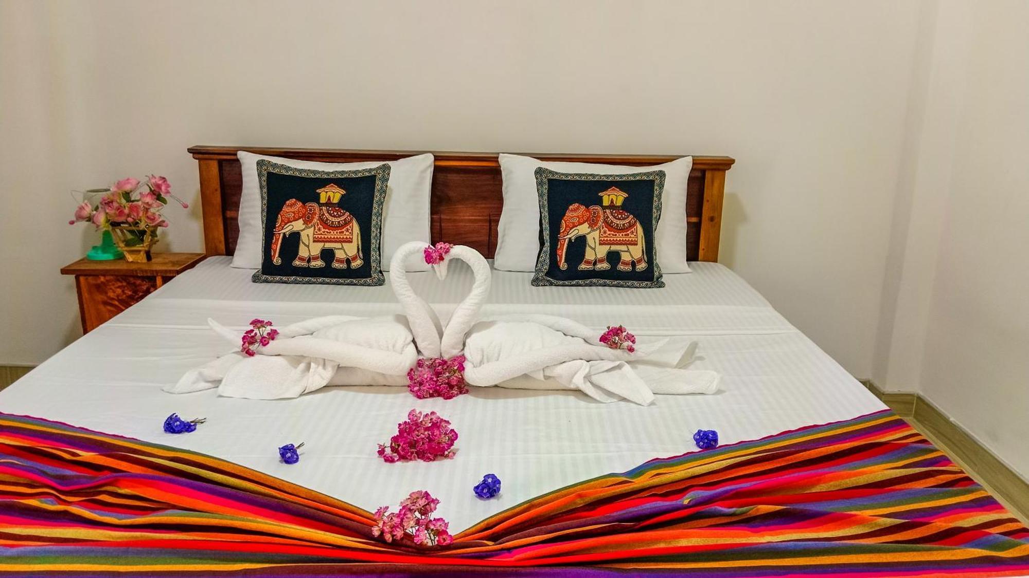 Gimhana Homestay Sigirîya Extérieur photo