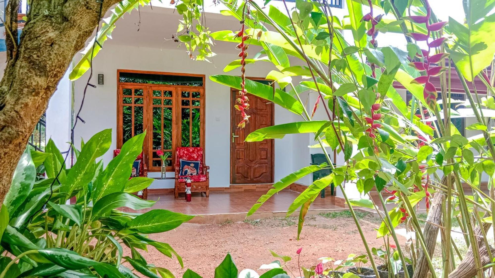 Gimhana Homestay Sigirîya Extérieur photo