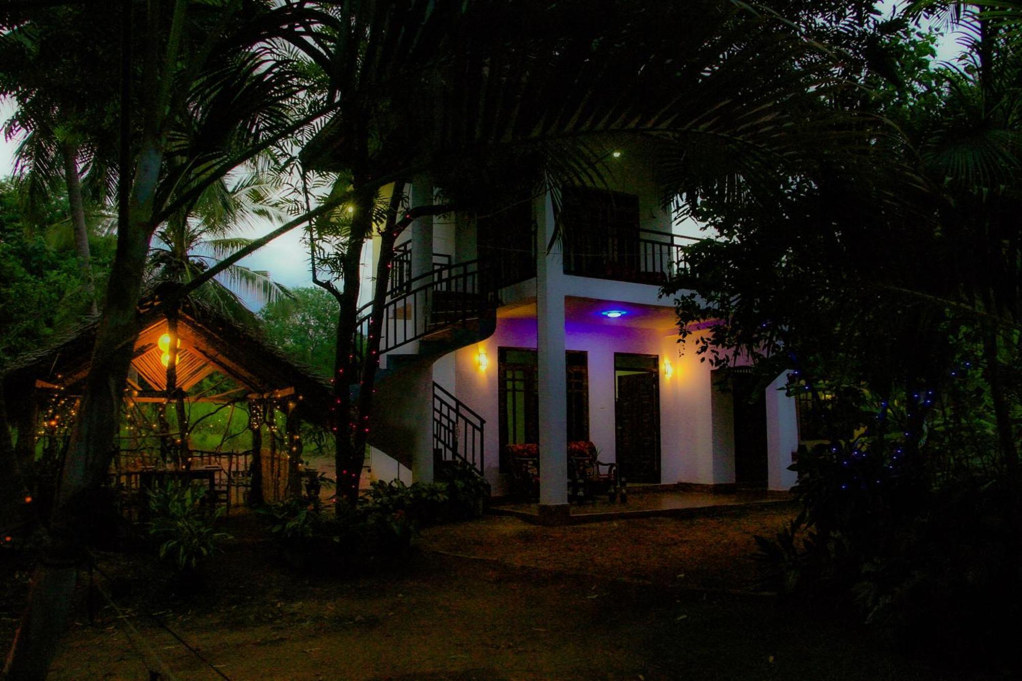 Gimhana Homestay Sigirîya Extérieur photo