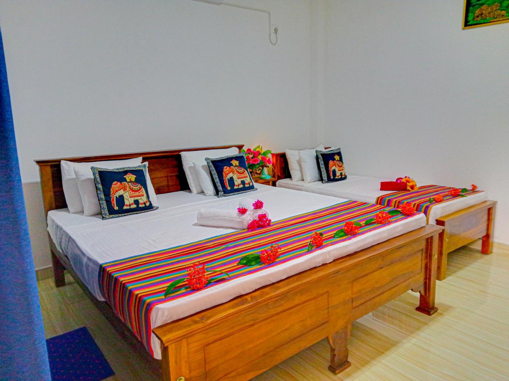 Gimhana Homestay Sigirîya Extérieur photo