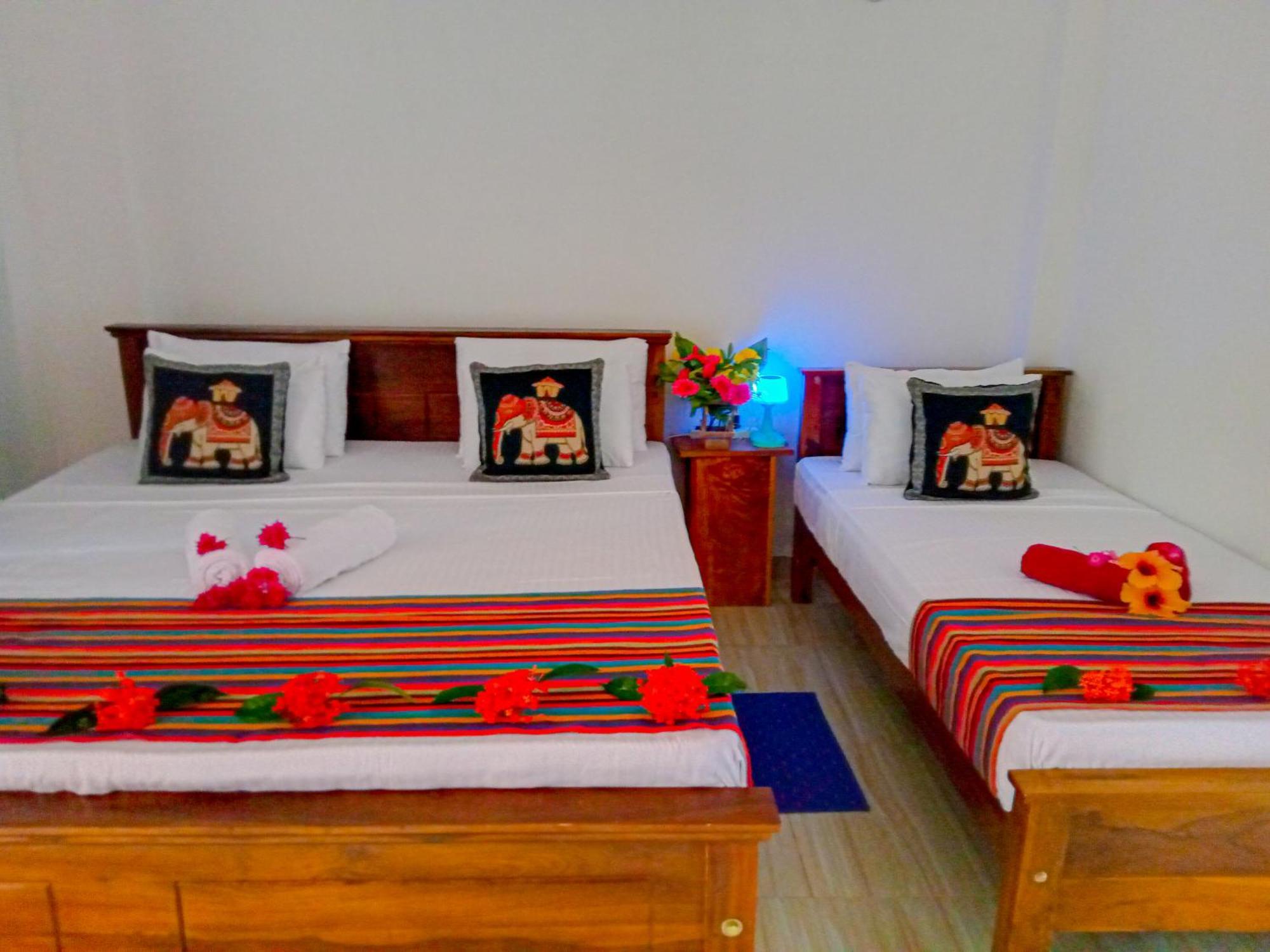 Gimhana Homestay Sigirîya Extérieur photo